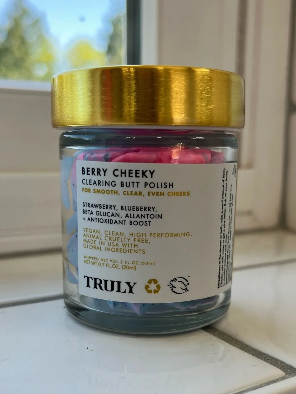 TRULY Berry Cheeky Body Polish